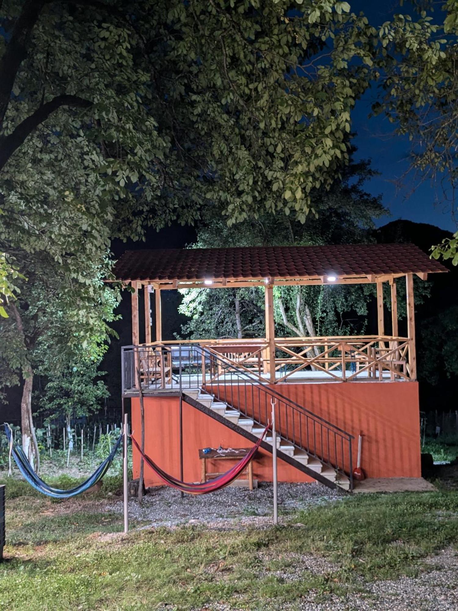 Kipiani Guest House Ყიფიანის Სახლი Khvanchkara Exteriér fotografie